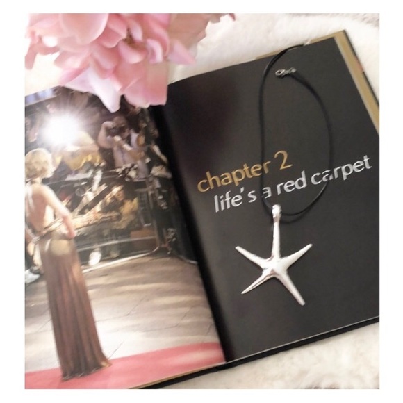 Starfish Jewelry - NWT • Stunning Silver Starfish Pendant